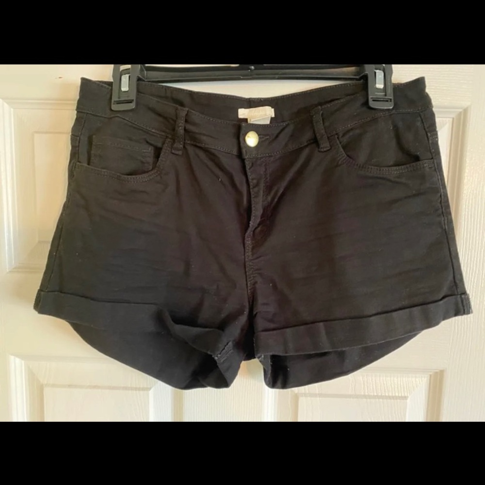 🌵 Ladies H&M Shorts 🌵